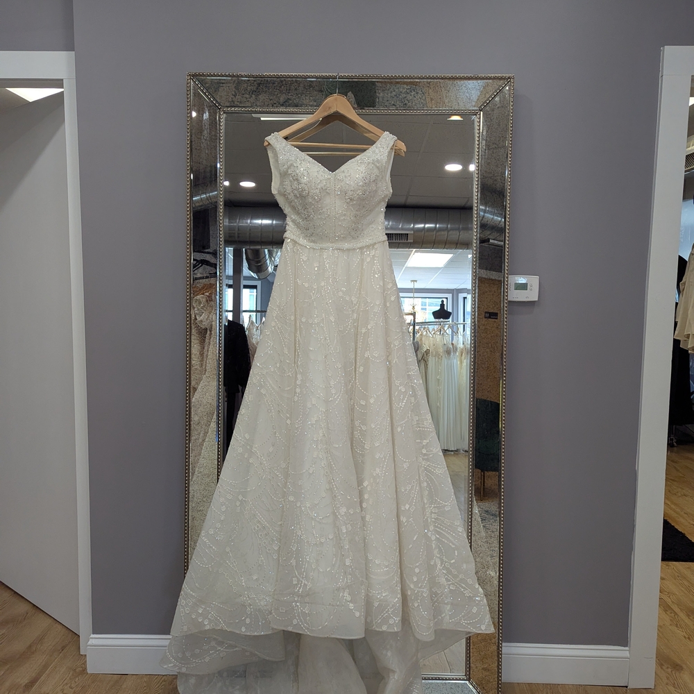 Elegant White Wedding Dress